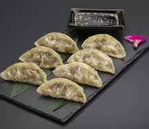 Гедза ручной лепки с лососем