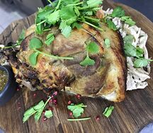 Рулька свиная с жареной капустой