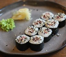 Маки ролл с тунцом