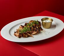 Куриное бедро с греческим соусом