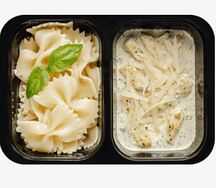 Фарфалле с курицей