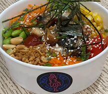 Поке Угорь на киноа