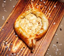 Хачапури по-аджарски с курицей