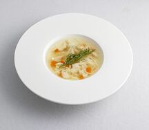 Куриный бульон с макарошками