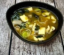 Мисо-суп с тофу и цыпленком 