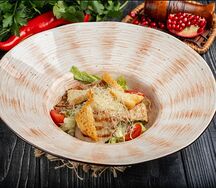 Салат Цезарь с курой