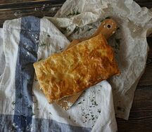 Пирог слоеный с куриной грудкой