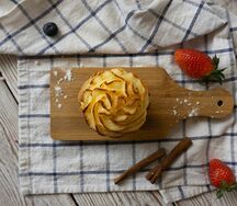 Корзиночка с творогом и малиной