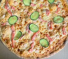 Пицца с лососем