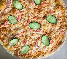 Пицца с лососем