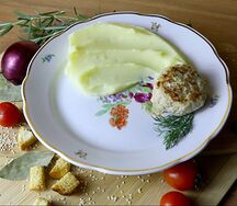 Котлета куриная с пюре