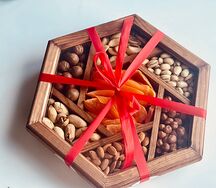 Полезный подарок Ореховый бокс с манго