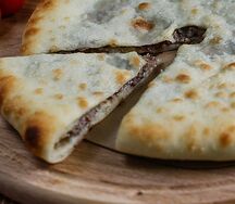 С мясом и грибами