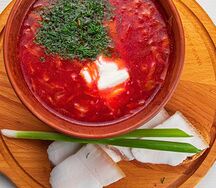 Русский борщ с салом