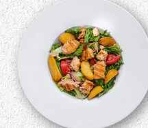 Салат теплый с семгой