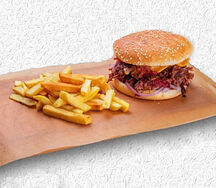 Бургер с рваной говядиной