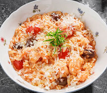 Орзо с креветками и оливками