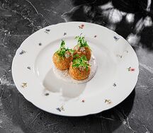 Аранчини с грибами и трюфельным соусом