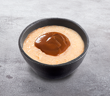 Каша овсяная на топленом молоке с карамелью