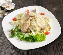Салат Цезарь с курицей