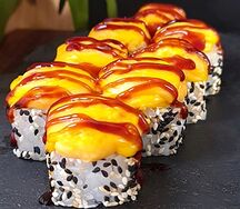 Запеченный ролл Teri-yaki shīfūdo с морепродуктами