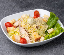 Цезарь с курой