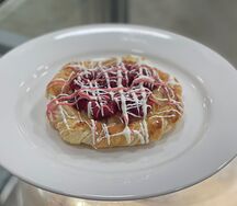 Вензель с малиной