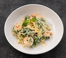 Паста с креветкой и шпинатом
