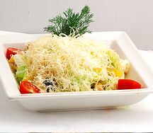 Салат Цезарь с курицей