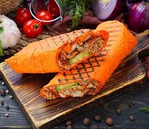 Шаурма с курицей с сырном лаваше