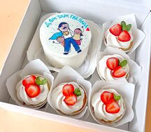 Комбо-набор Дом там, где папа: бенто-торт и капкейки ассорти