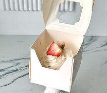 Капкейк ванильный с малиновой начинкой