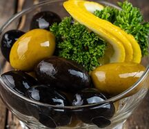 Маслины и оливки