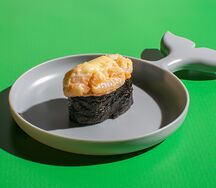 Запеченные суши острый гребешок