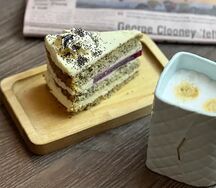 Маковый торт с лесными ягодами