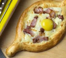 С беконом