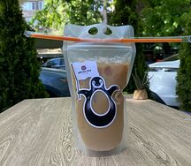 Սառը Լատտե զիպ բաժակով