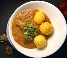 Мегрельское харчо из говядины с сырными шариками эларджи