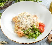Паста с морепродуктами в устричном соусе