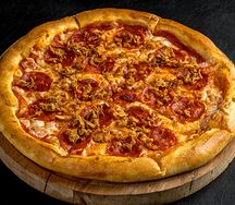 Пепперони с луком фри