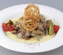 Бефстроганов из вырезки с грибами