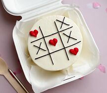 Бенто-торт Крестики-сердечки