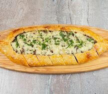 Пиде с фаршем и сыром