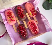 Ассорти Чизкейков в розовом и молочном шоколаде с сублиматами