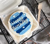 Бенто-торт с синими мазками Happy Birthday