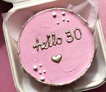 Бенто торт Hello 30