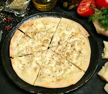 Пицца с орехами