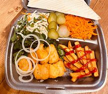 Наггетсы в тарелке