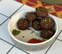 Фалафель с печеными томатами