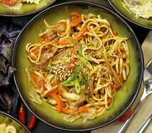 Удон со свининой и овощами